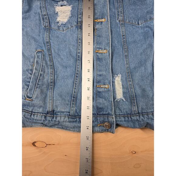 Forever 21 Distressed Denim Trucker Jacket Blue Womens Sz Medium Buttons Pockets - Picture 10 of 16